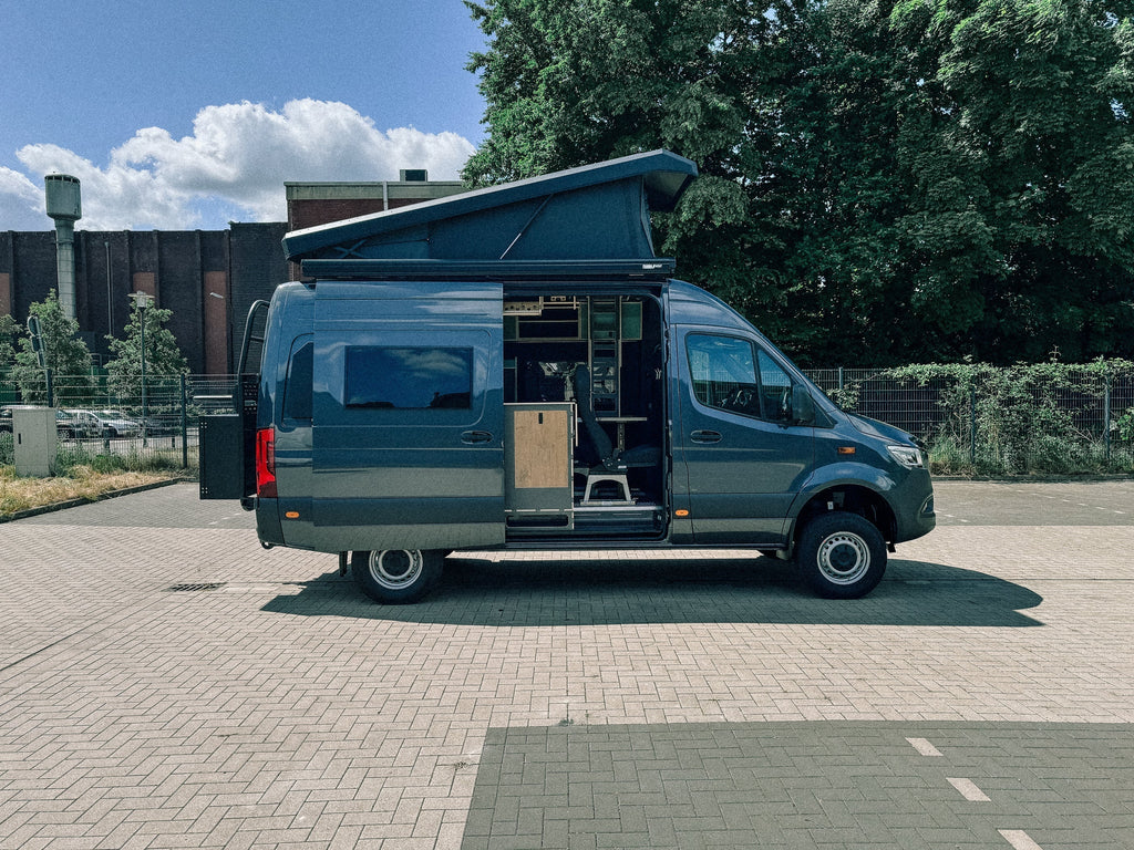 Mercedes Sprinter 4x4 Camper für Familien: Sechs Sitzplätze, maximales Freiheitsgefühl