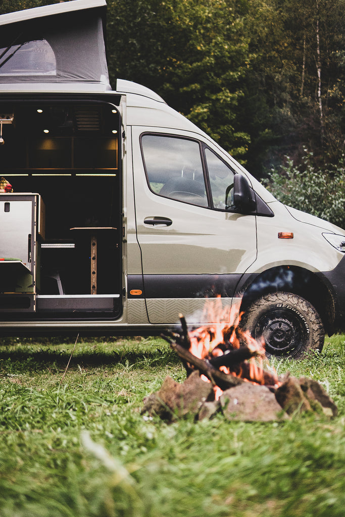 Campany Mercedes Sprinter Campervan mit Aufstelldach